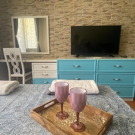 студио тюркоаз Greeen Life Apartment *